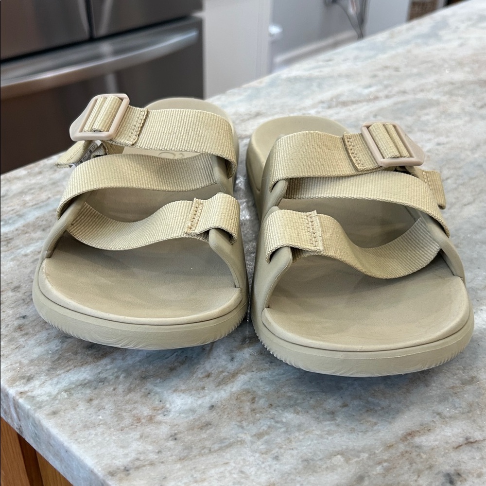 Chacos Chillos Womens Sandals Beige Slides Slip On Outdoors Size 10 - Picture 2 of 13